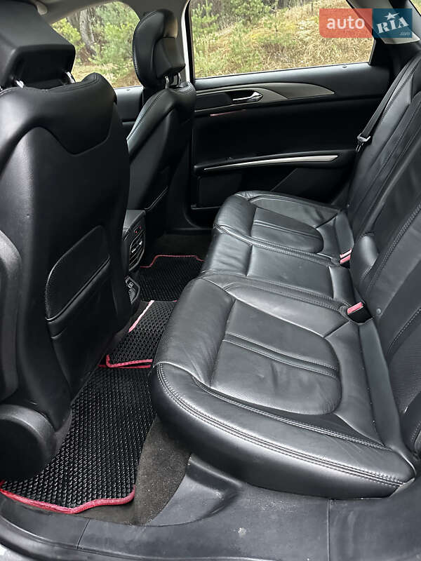 Седан Lincoln MKZ 2015 в Кременчуці