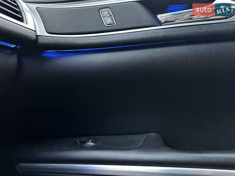 Седан Lincoln MKZ 2015 в Кременчуці