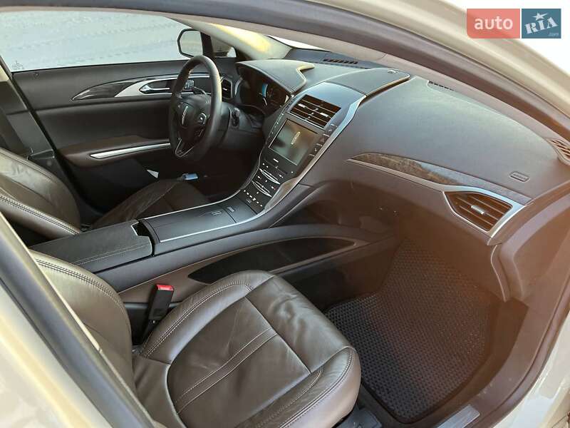 Седан Lincoln MKZ 2013 в Виннице