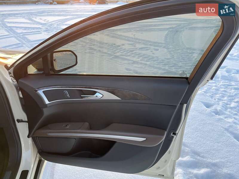 Седан Lincoln MKZ 2013 в Виннице