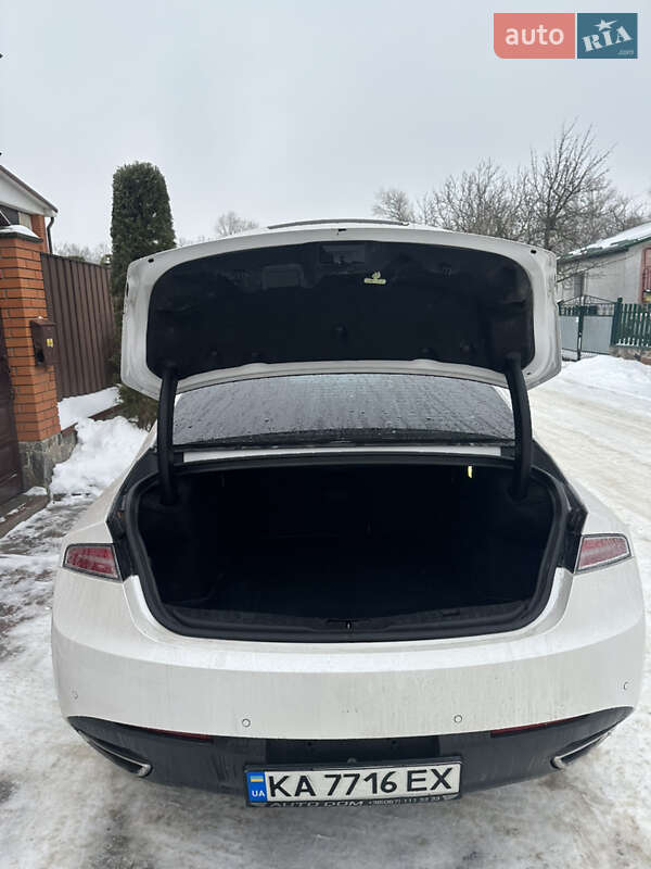 Седан Lincoln MKZ 2015 в Миргороде