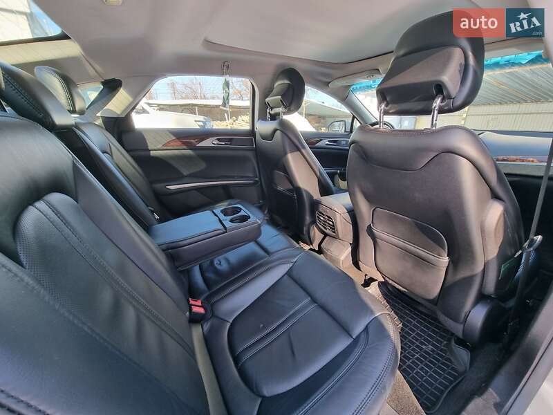 Седан Lincoln MKZ 2015 в Чернигове