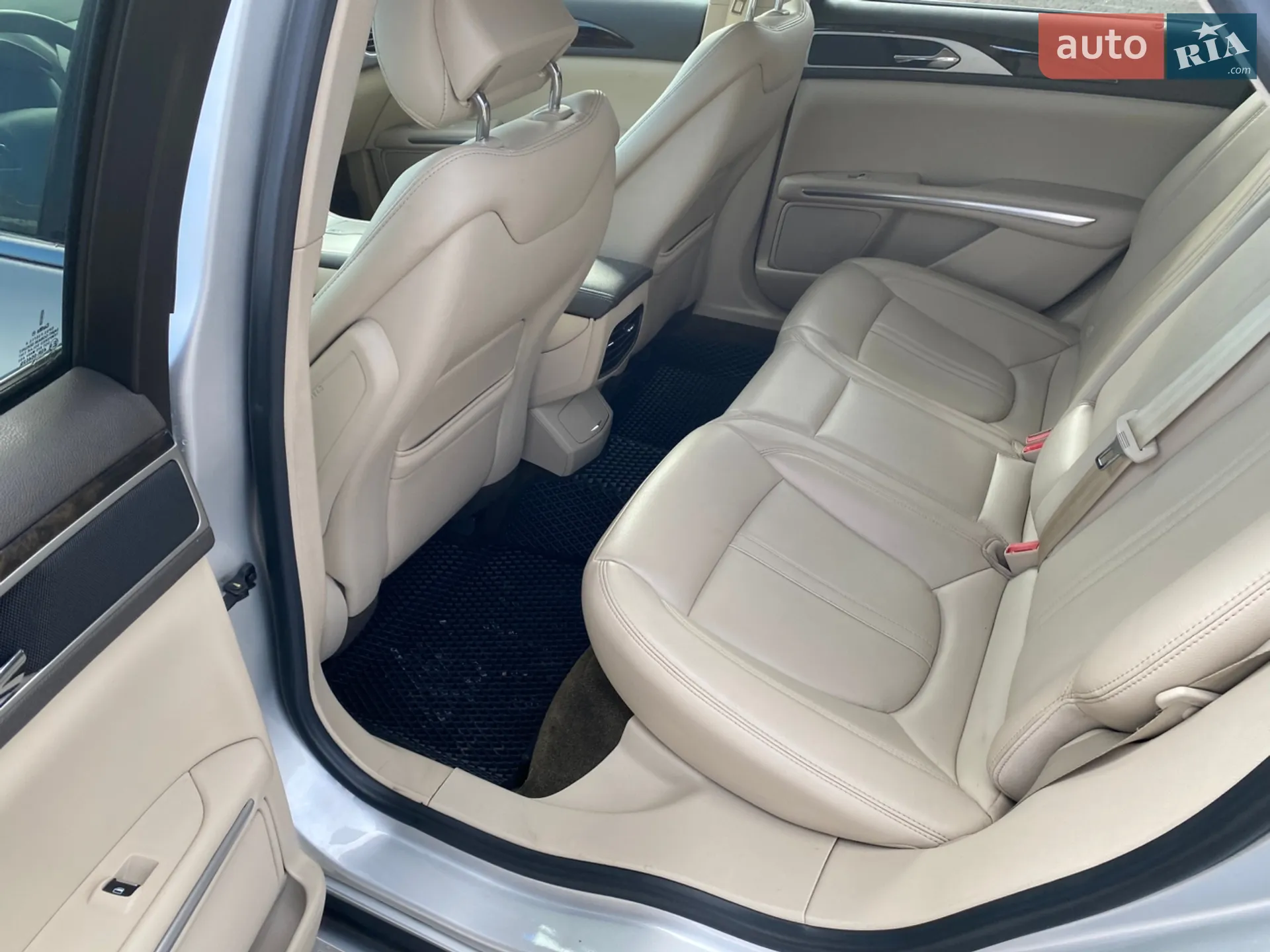 2016 Lincoln MKZ - мініатюра 11