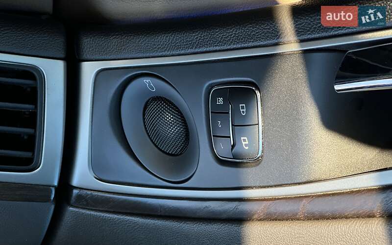 Седан Lincoln MKZ 2016 в Львове