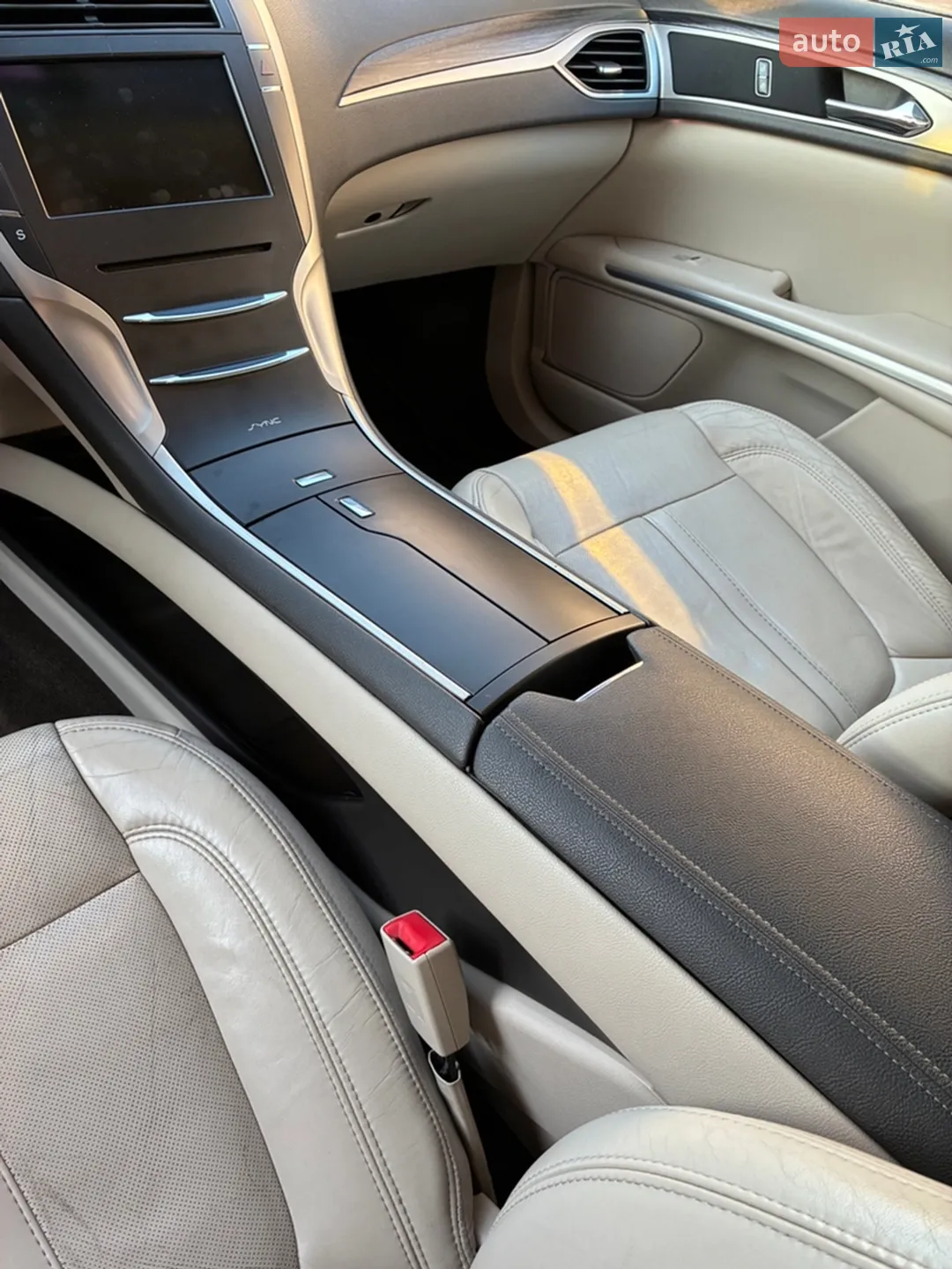 2016 Lincoln MKZ - мініатюра 15