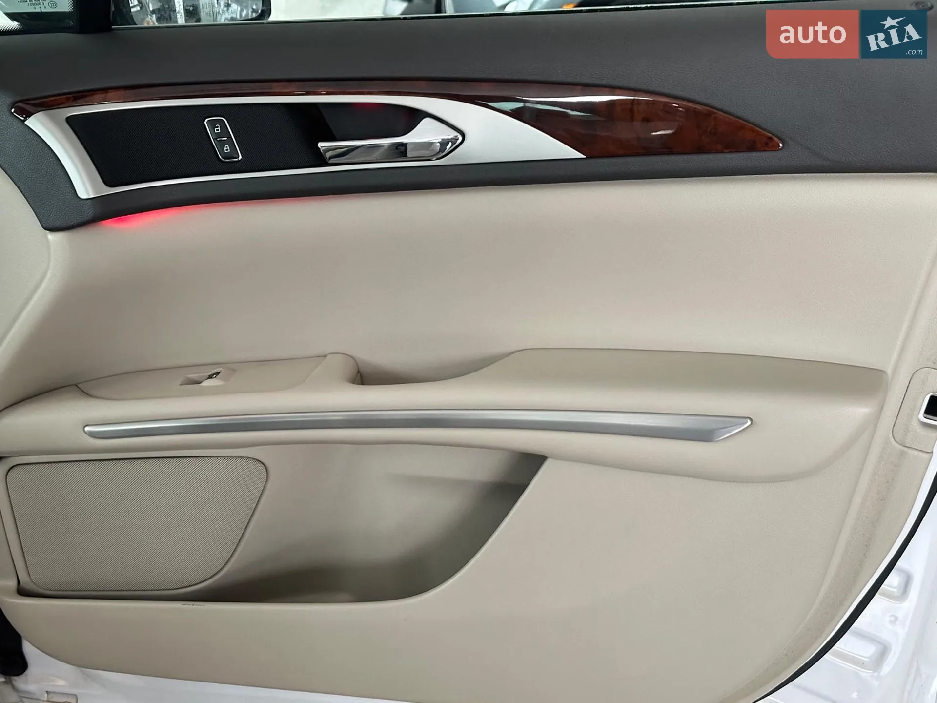 2015 Lincoln MKZ - мініатюра 26