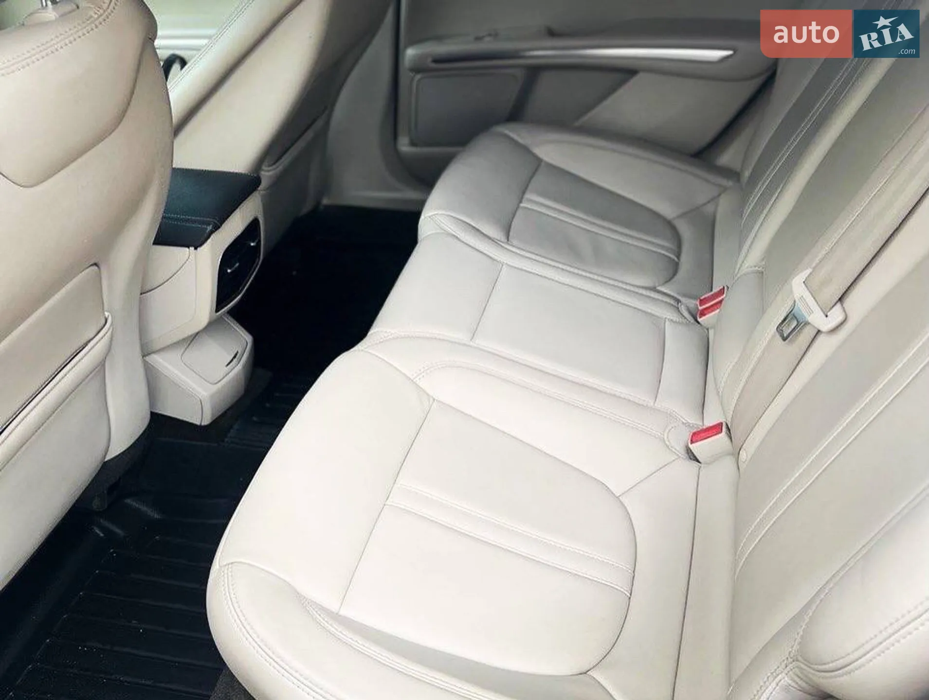 2015 Lincoln MKZ - мініатюра 13