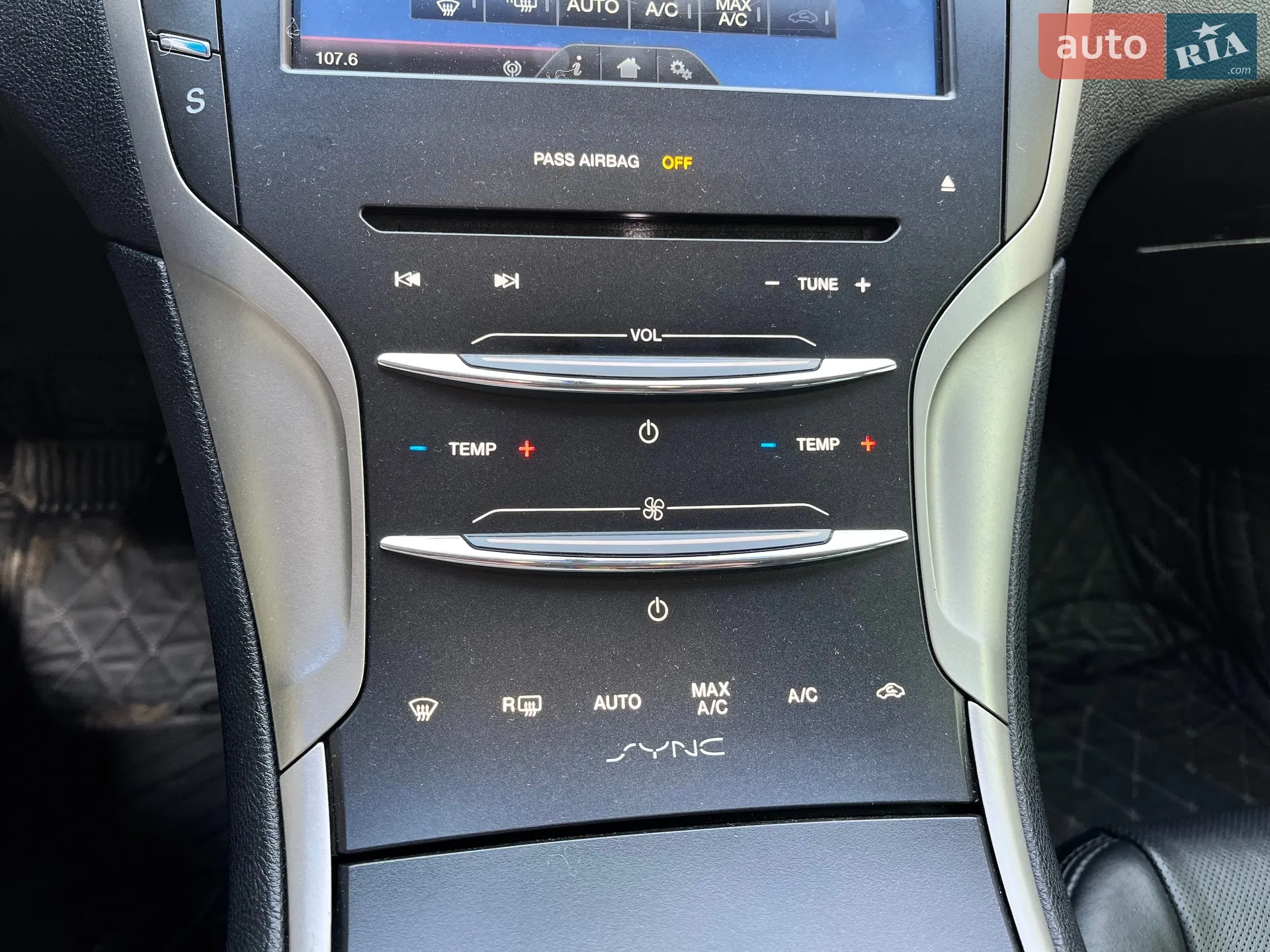2014 Lincoln MKZ - мініатюра 22