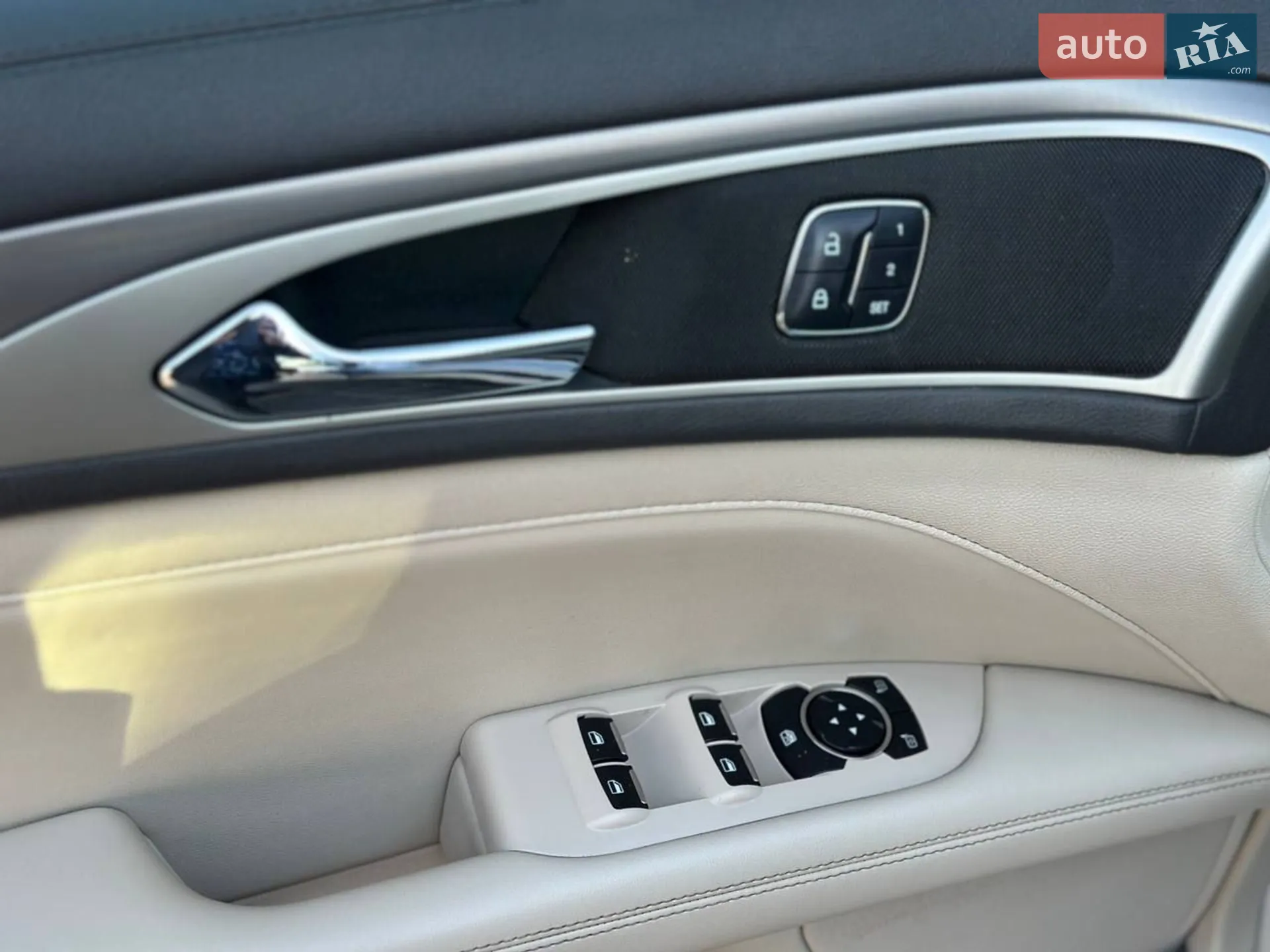 2017 Lincoln MKZ - мініатюра 11