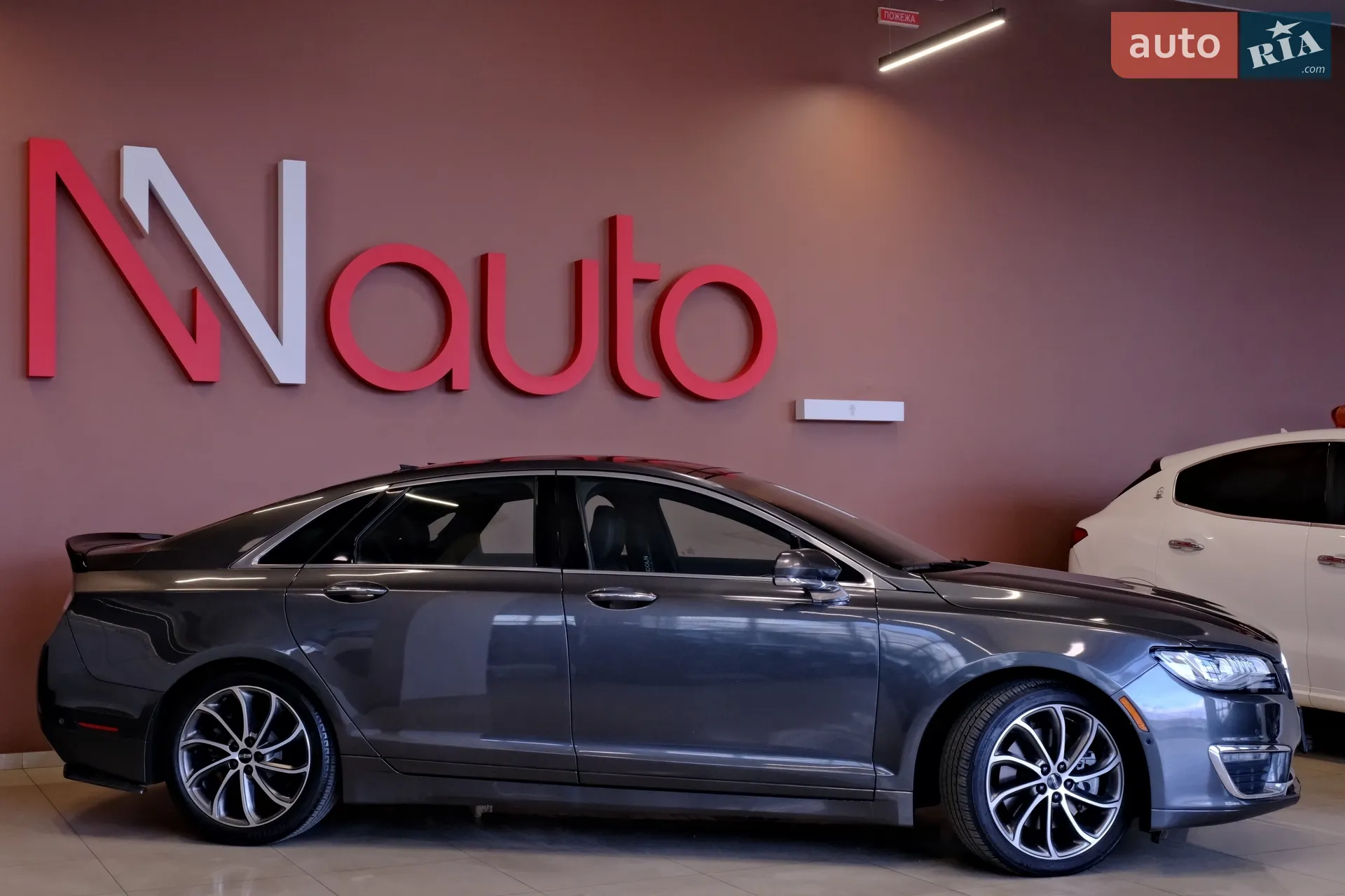2019 Lincoln MKZ - мініатюра 8