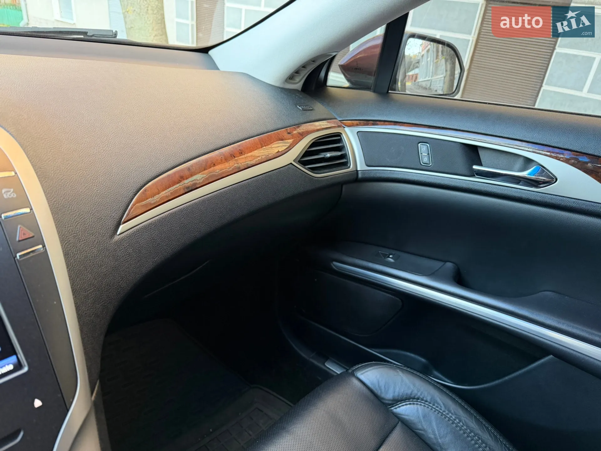 2016 Lincoln MKZ - мініатюра 18