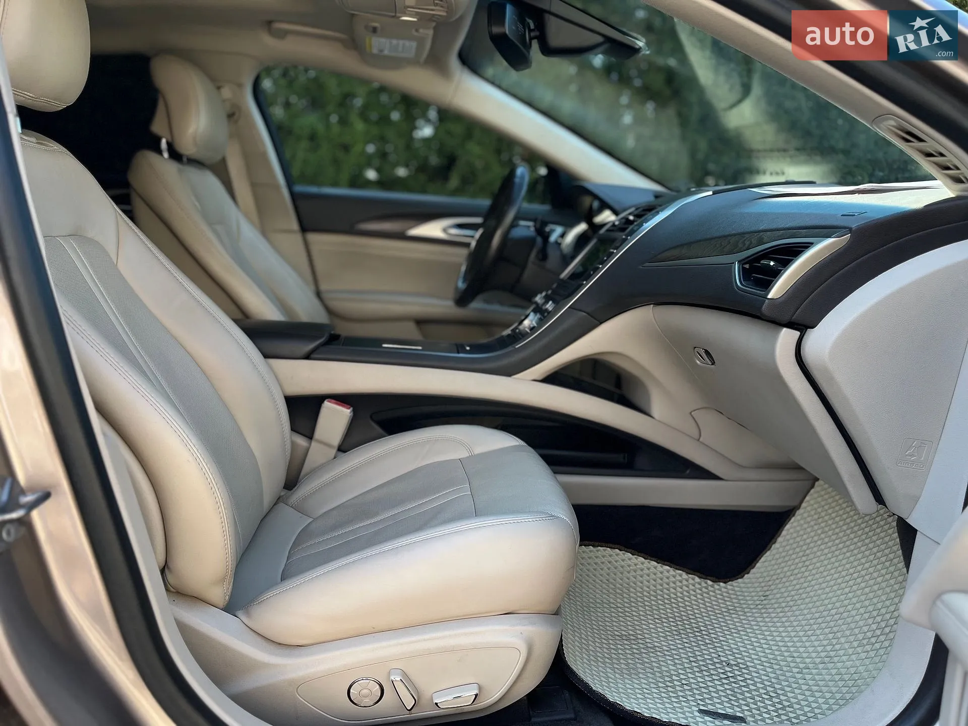 2018 Lincoln MKZ - мініатюра 27