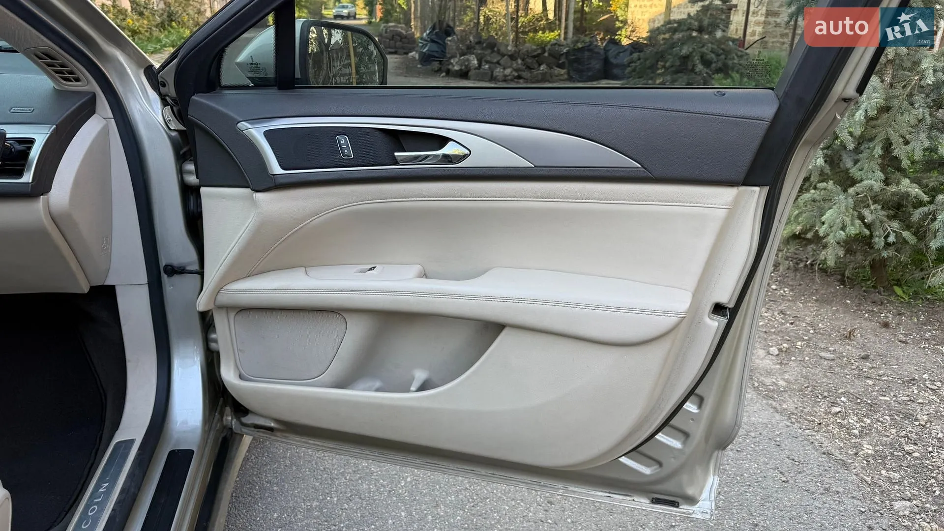 2017 Lincoln MKZ - мініатюра 30