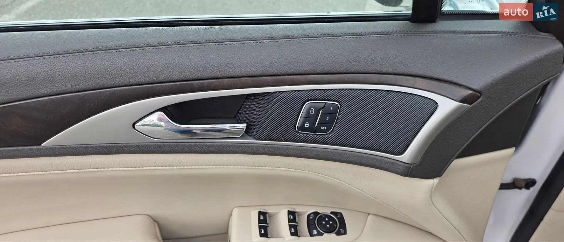 2016 Lincoln MKZ - мініатюра 29