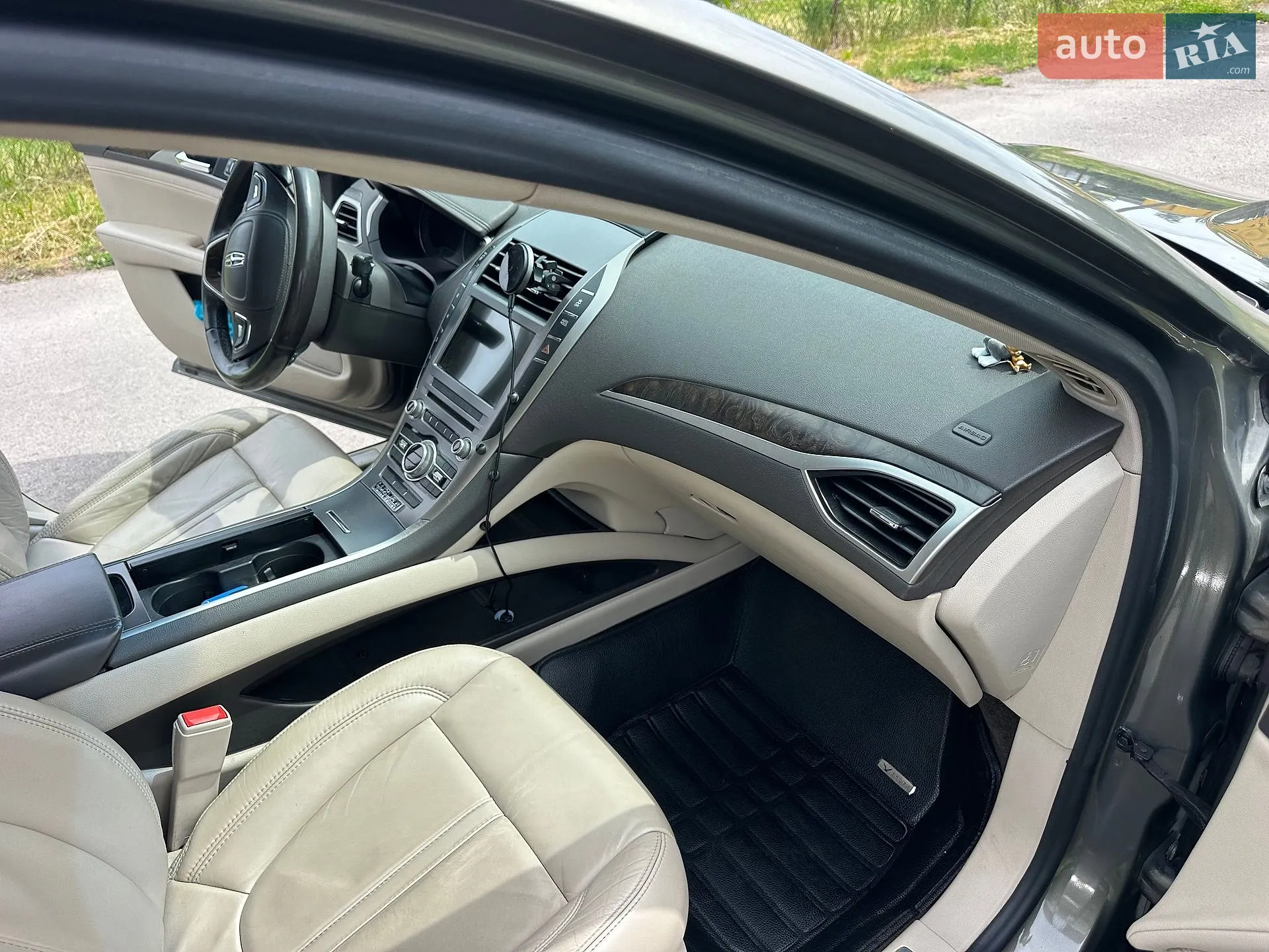 2016 Lincoln MKZ - мініатюра 31