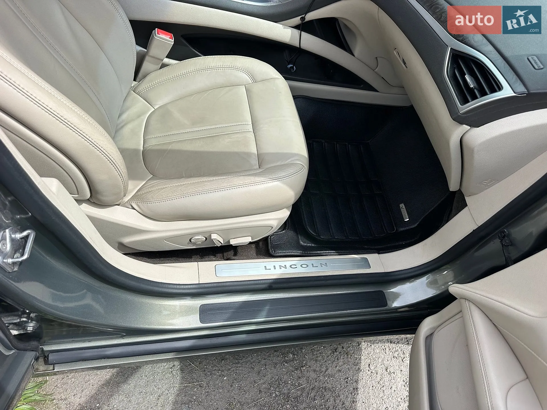 2016 Lincoln MKZ - мініатюра 30