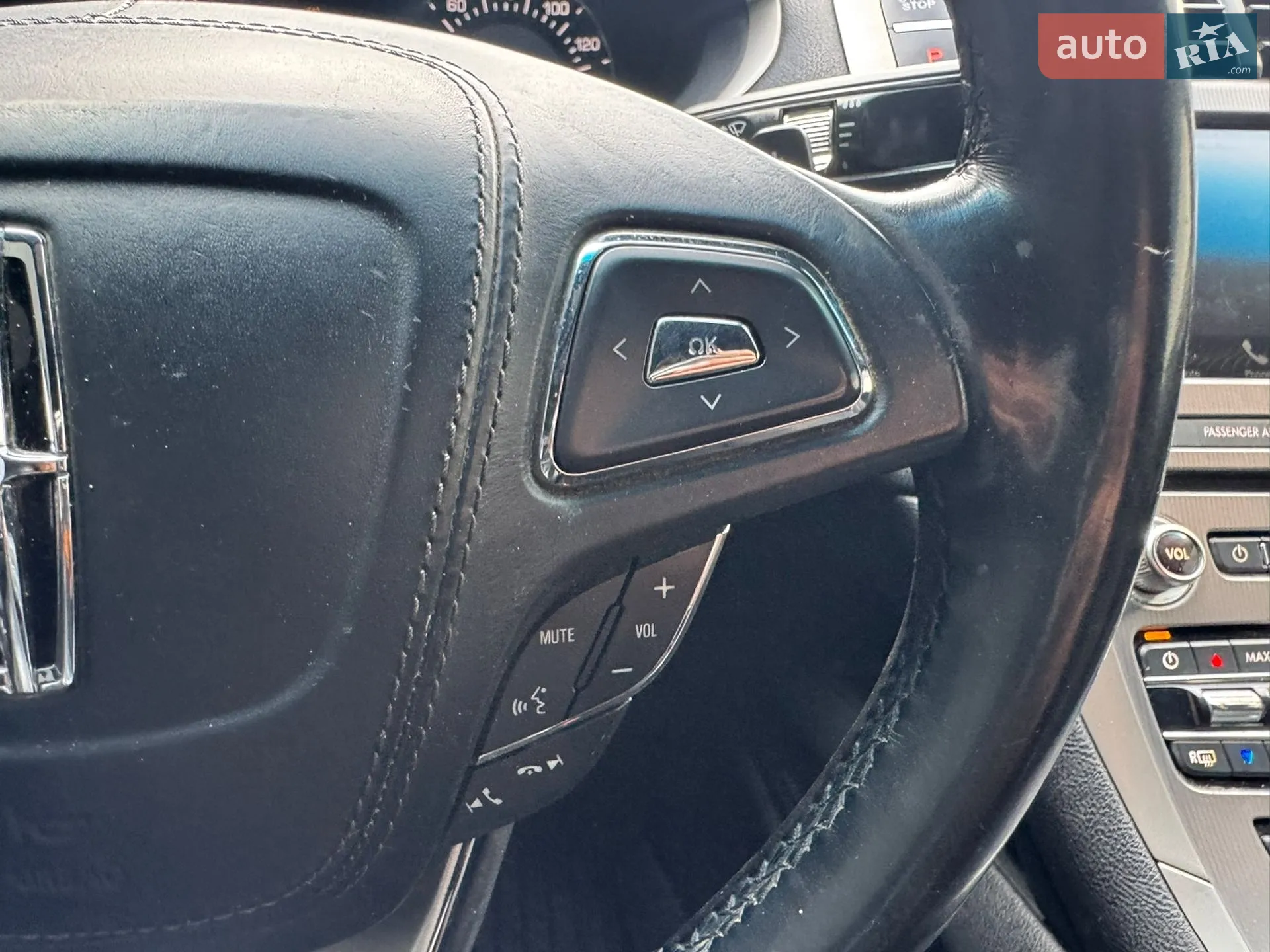 2016 Lincoln MKZ - мініатюра 25