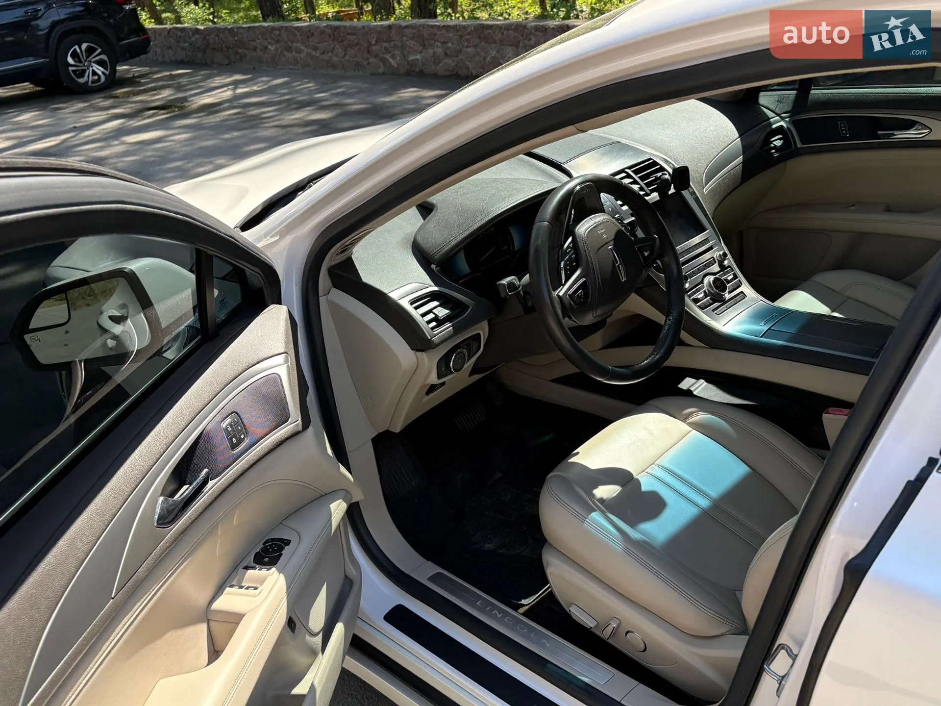 2017 Lincoln MKZ - мініатюра 11