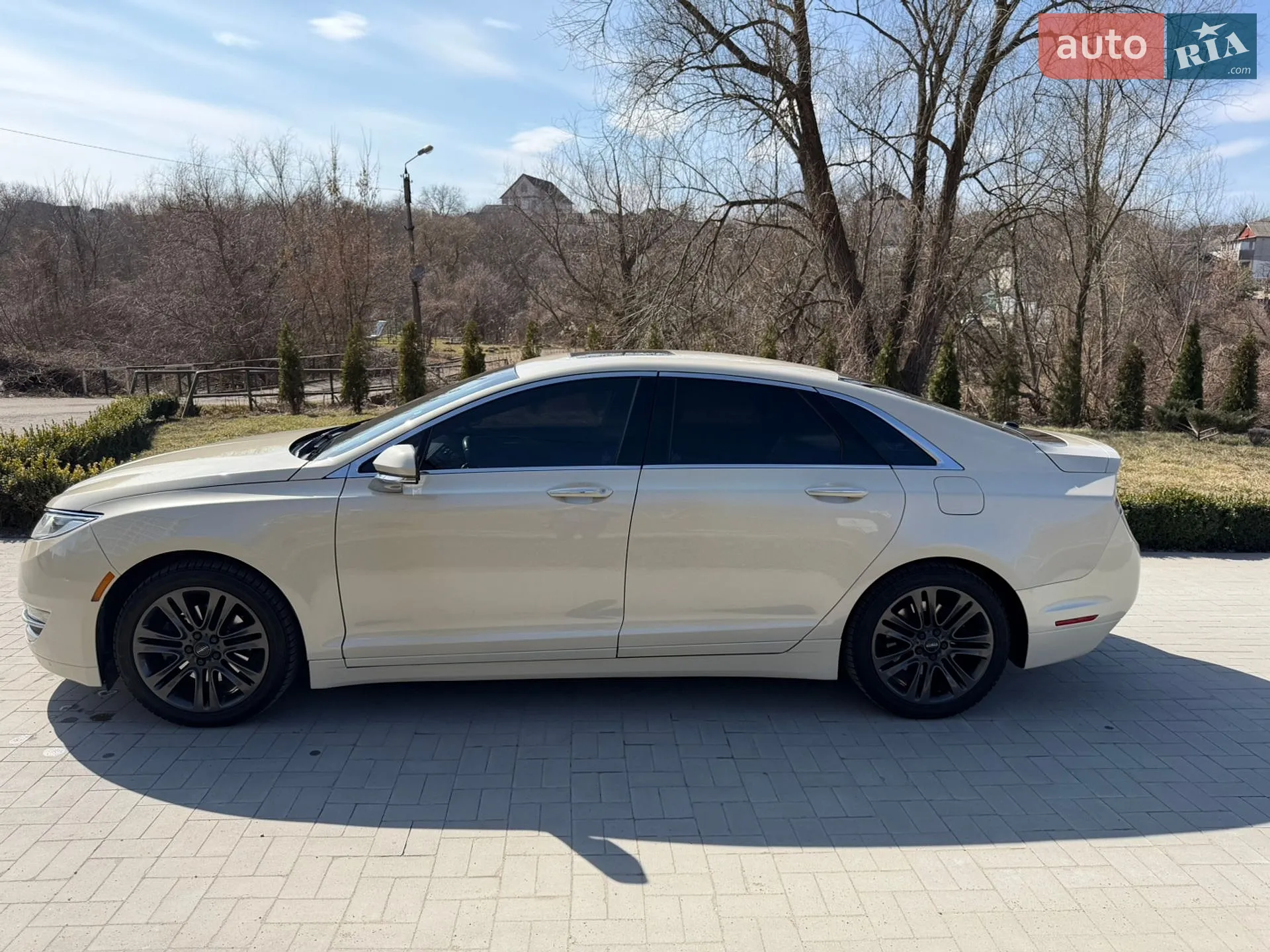 2016 Lincoln MKZ - мініатюра 14