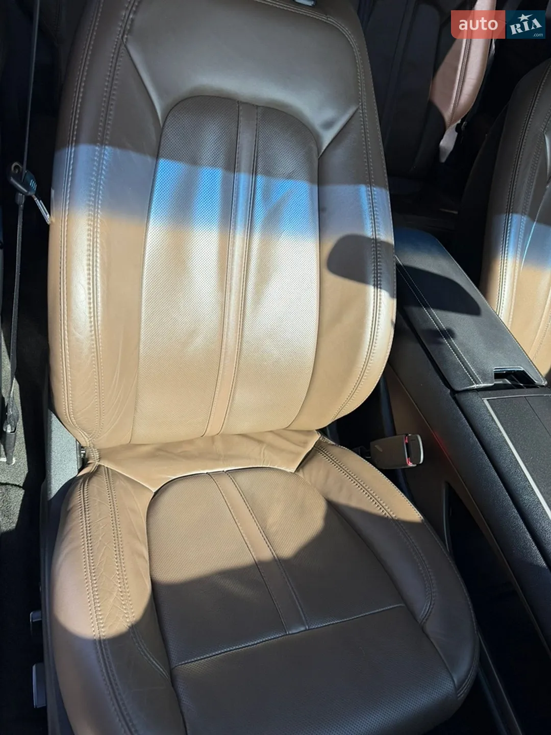 2016 Lincoln MKZ - мініатюра 47