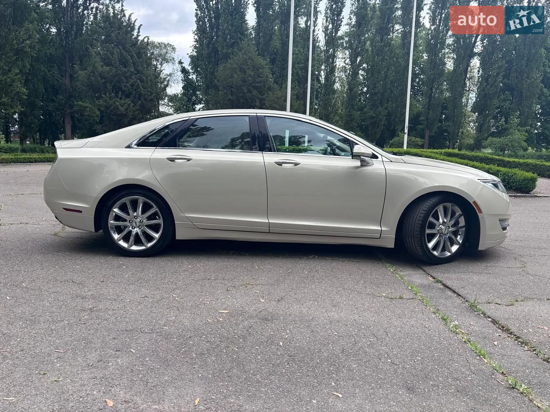 2015 Lincoln MKZ - мініатюра 2