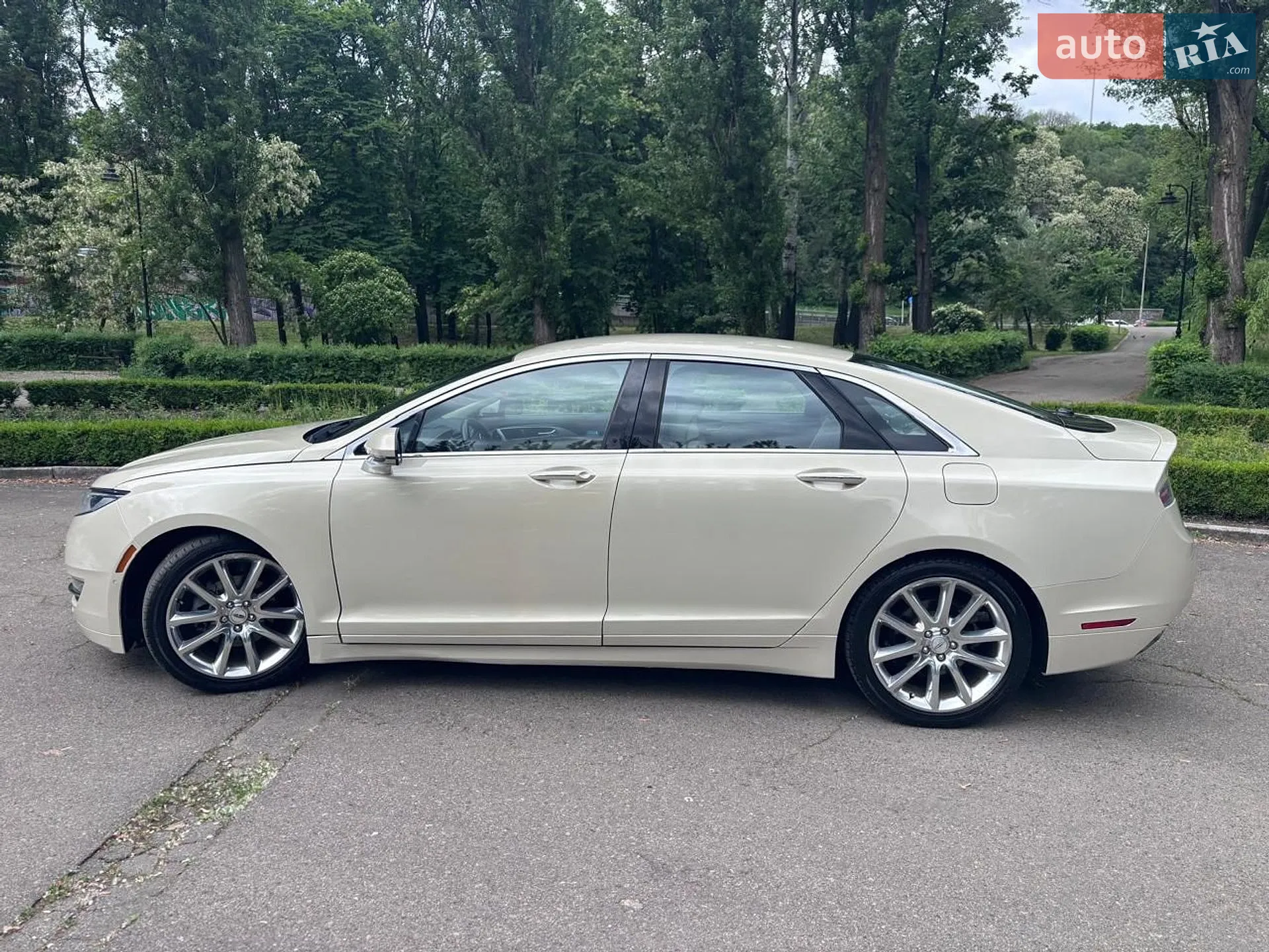 2015 Lincoln MKZ - мініатюра 3