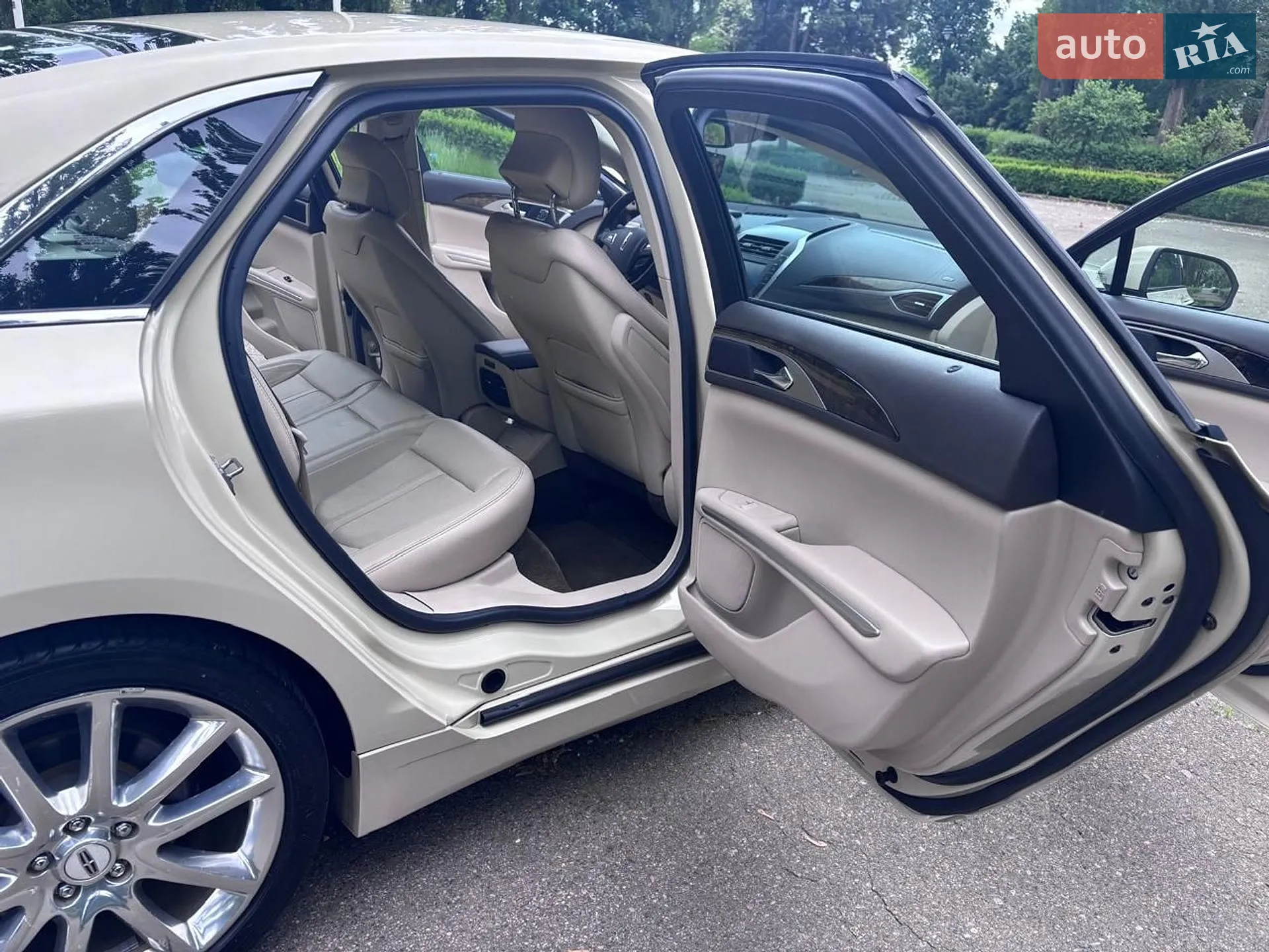 2015 Lincoln MKZ - мініатюра 9