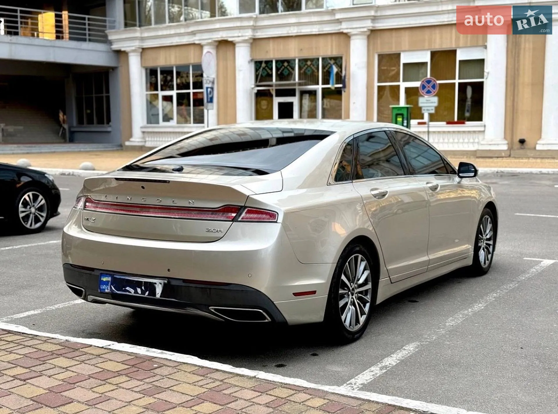 2016 Lincoln MKZ - мініатюра 8