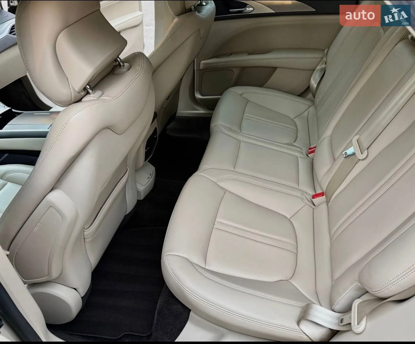 2016 Lincoln MKZ - мініатюра 9