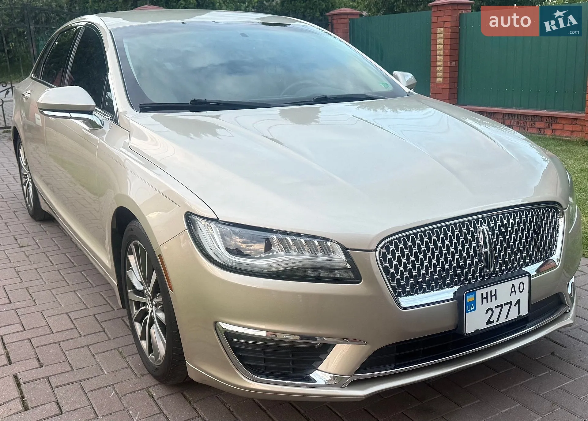 2016 Lincoln MKZ - мініатюра 2