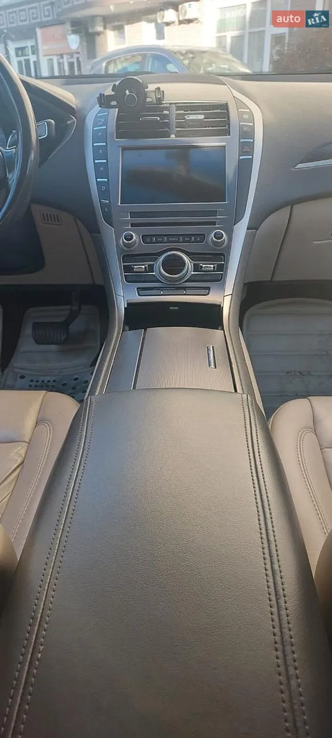 2017 Lincoln MKZ - мініатюра 10