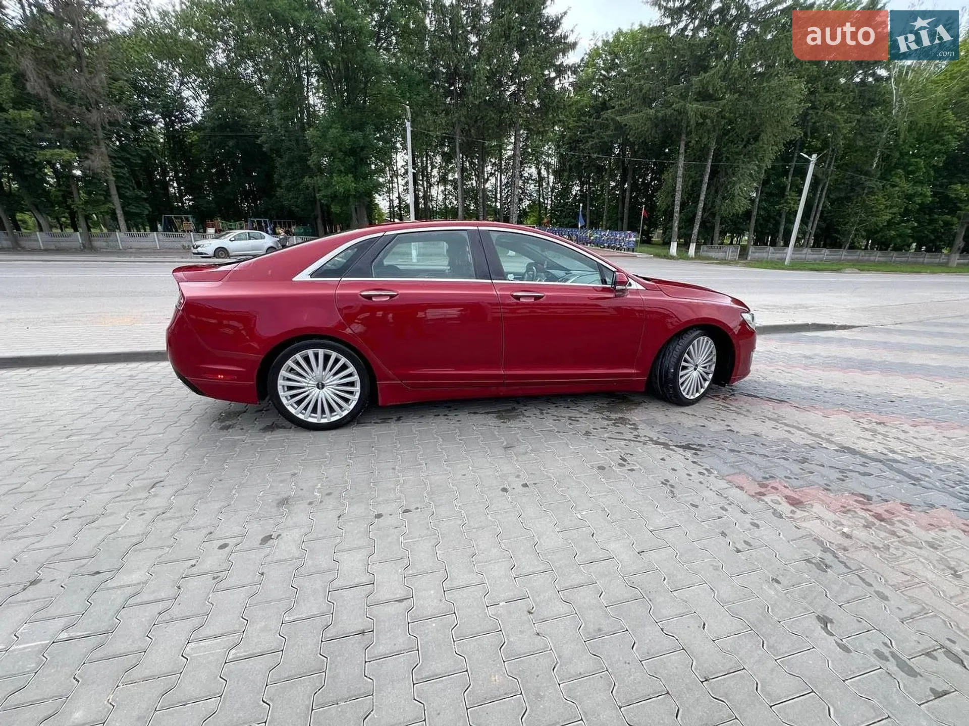2016 Lincoln MKZ - мініатюра 2