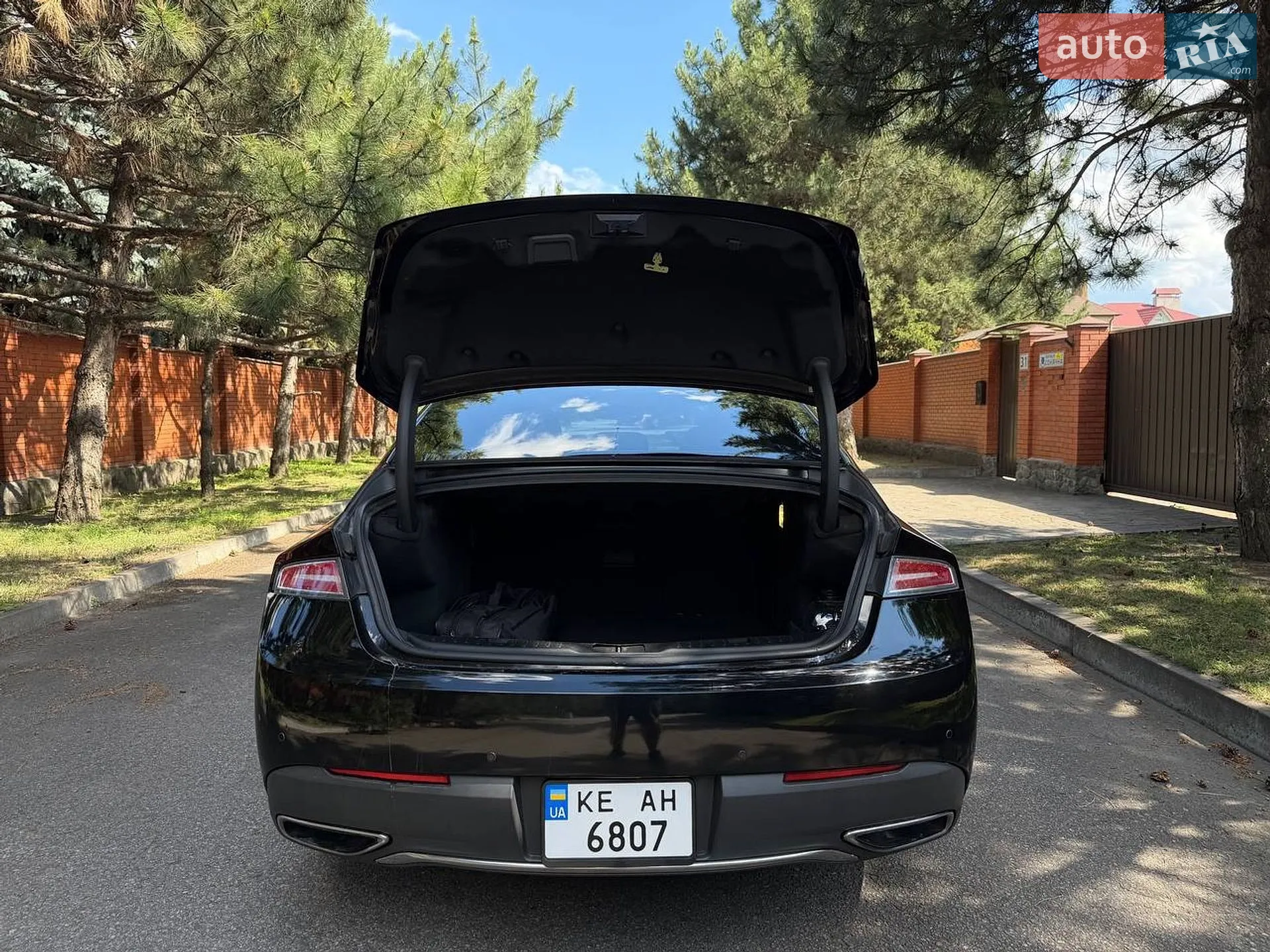 2016 Lincoln MKZ - мініатюра 18