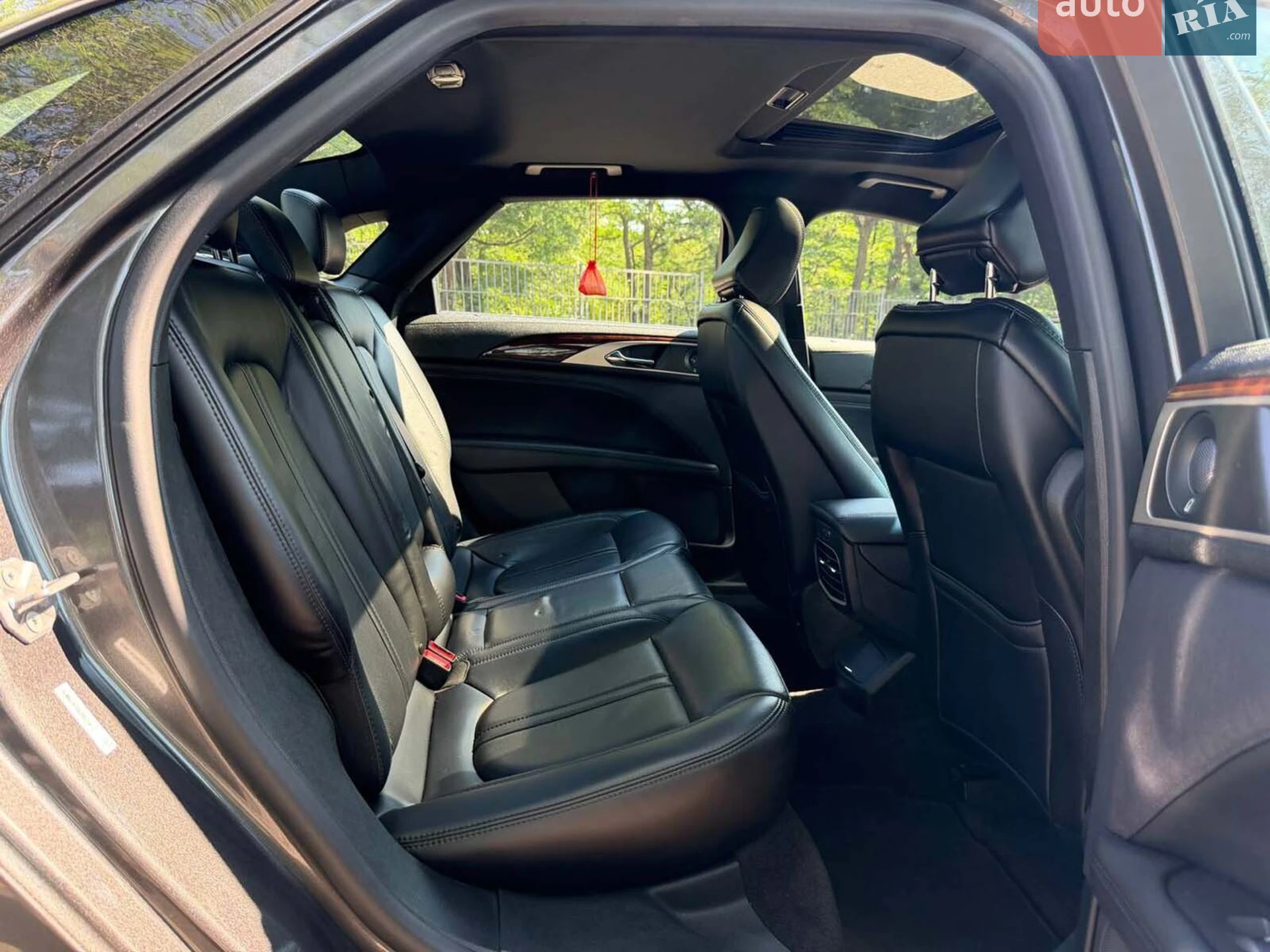 2020 Lincoln MKZ - мініатюра 19
