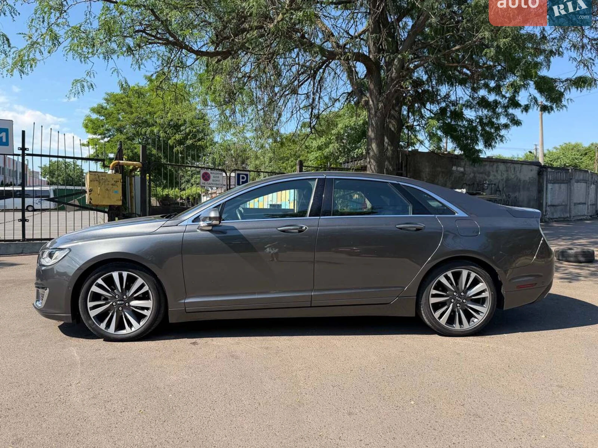 2020 Lincoln MKZ - мініатюра 8