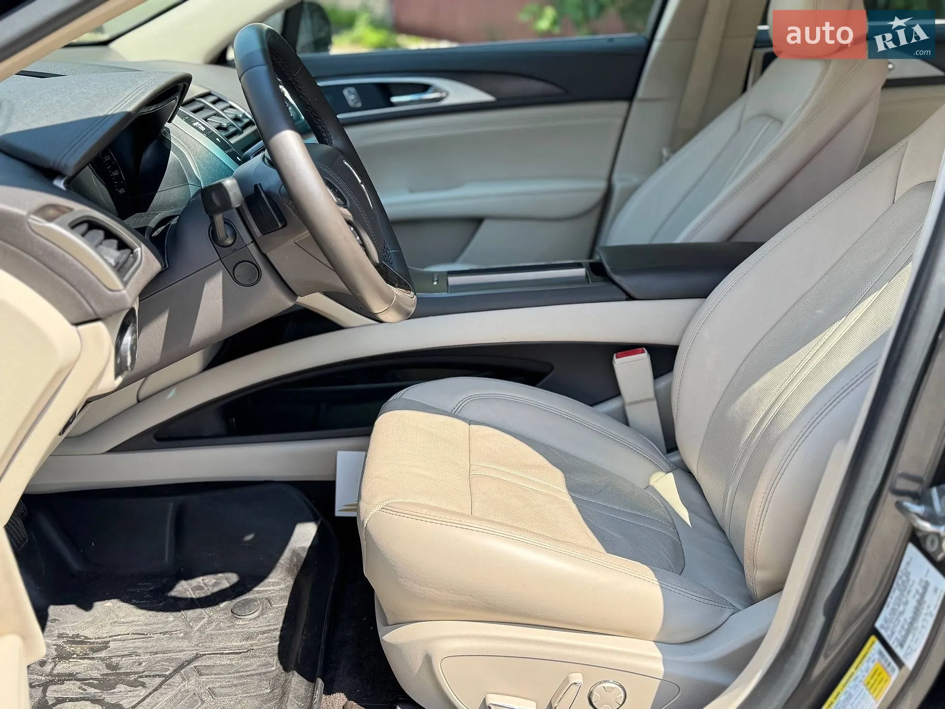 2016 Lincoln MKZ - мініатюра 18