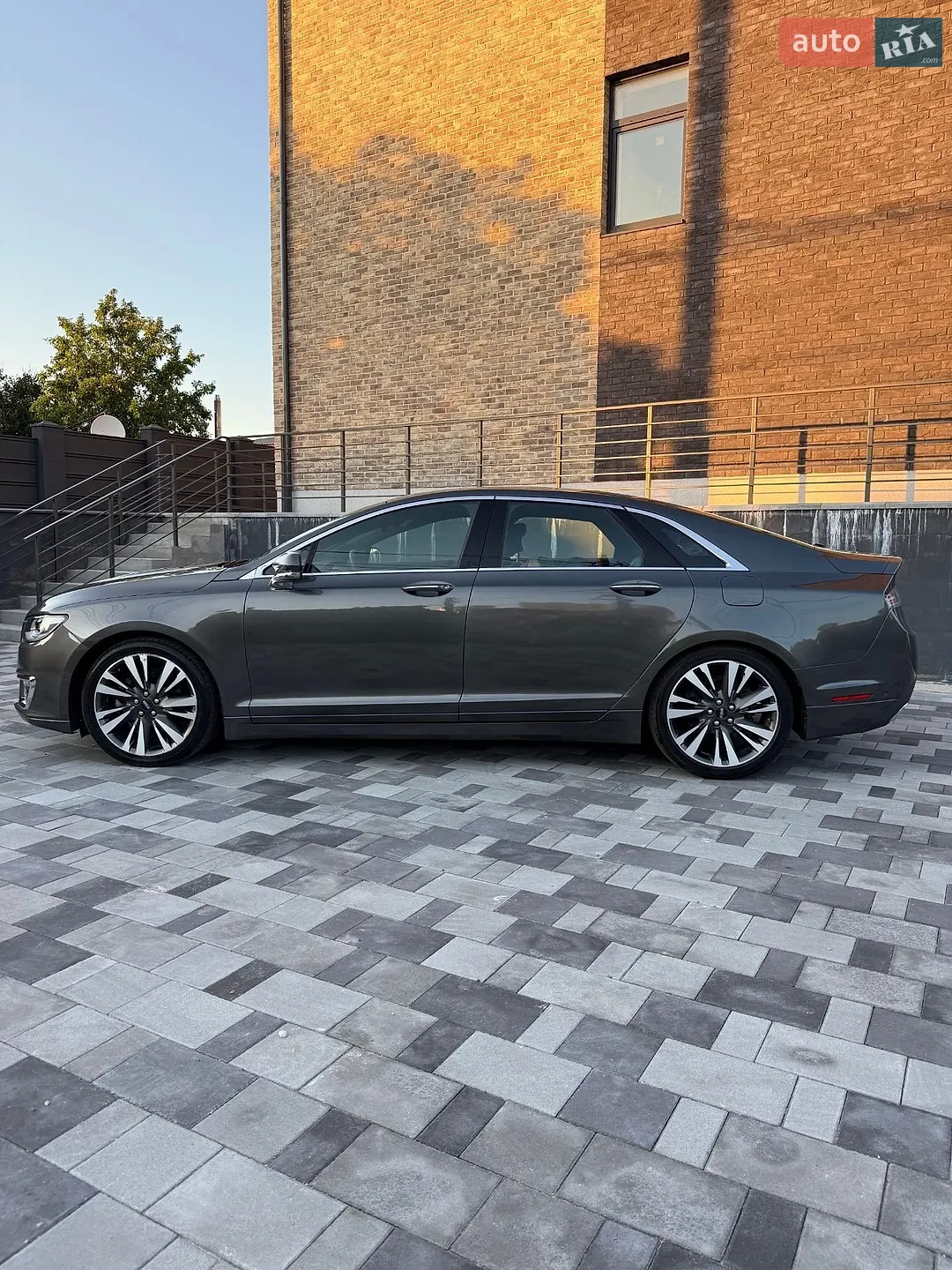 2019 Lincoln MKZ - мініатюра 9