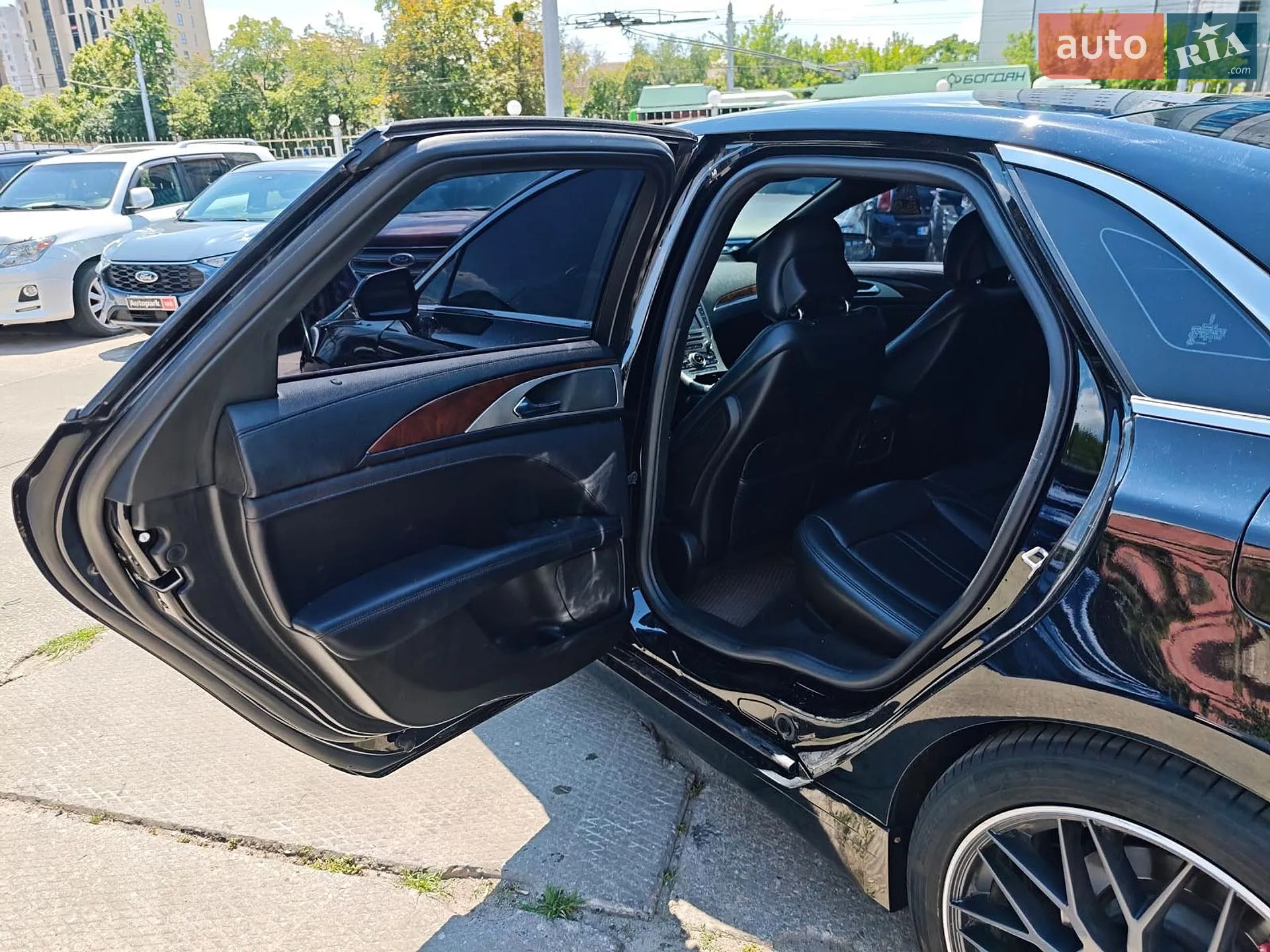 2016 Lincoln MKZ - мініатюра 19