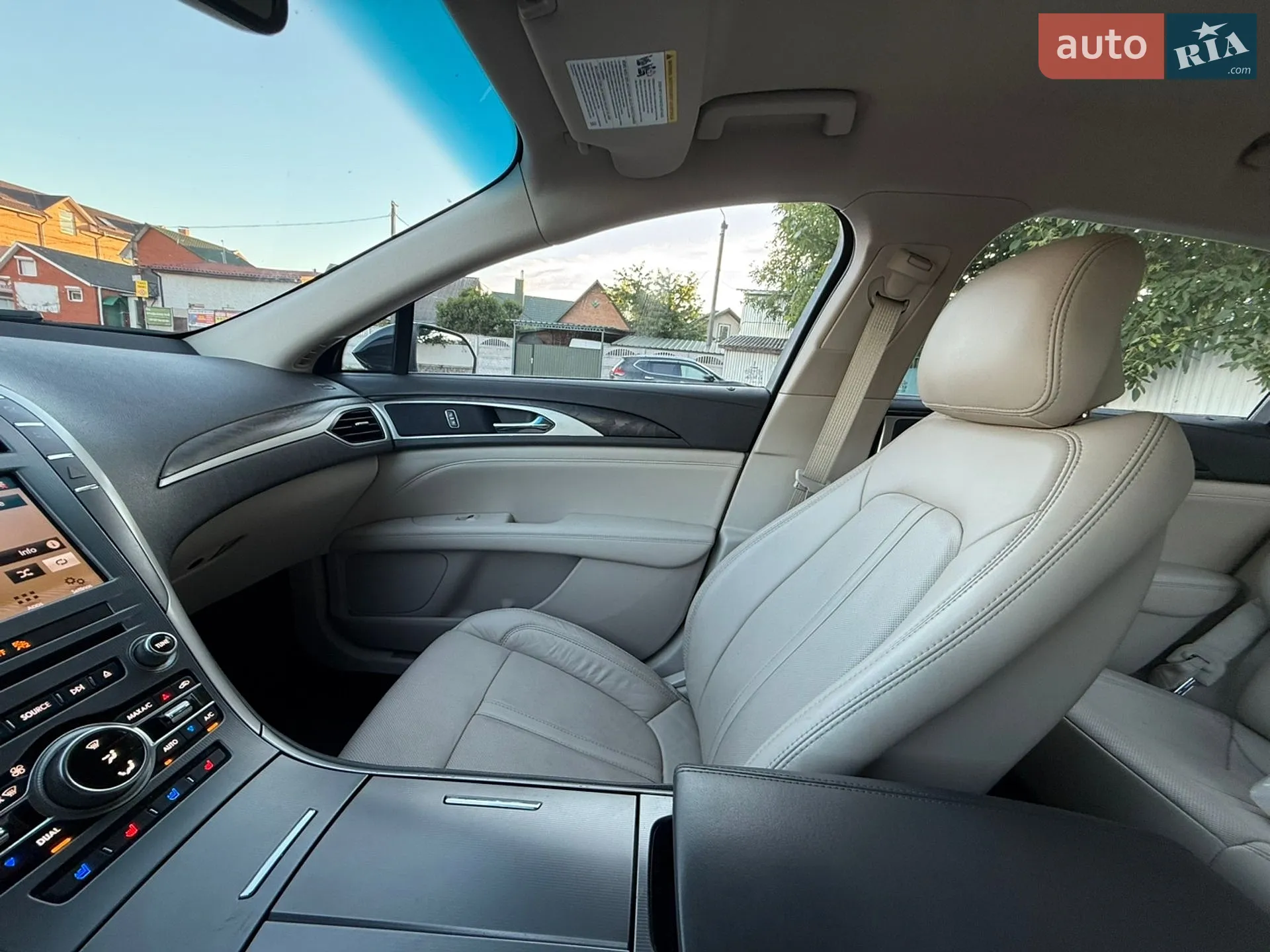 2016 Lincoln MKZ - мініатюра 6
