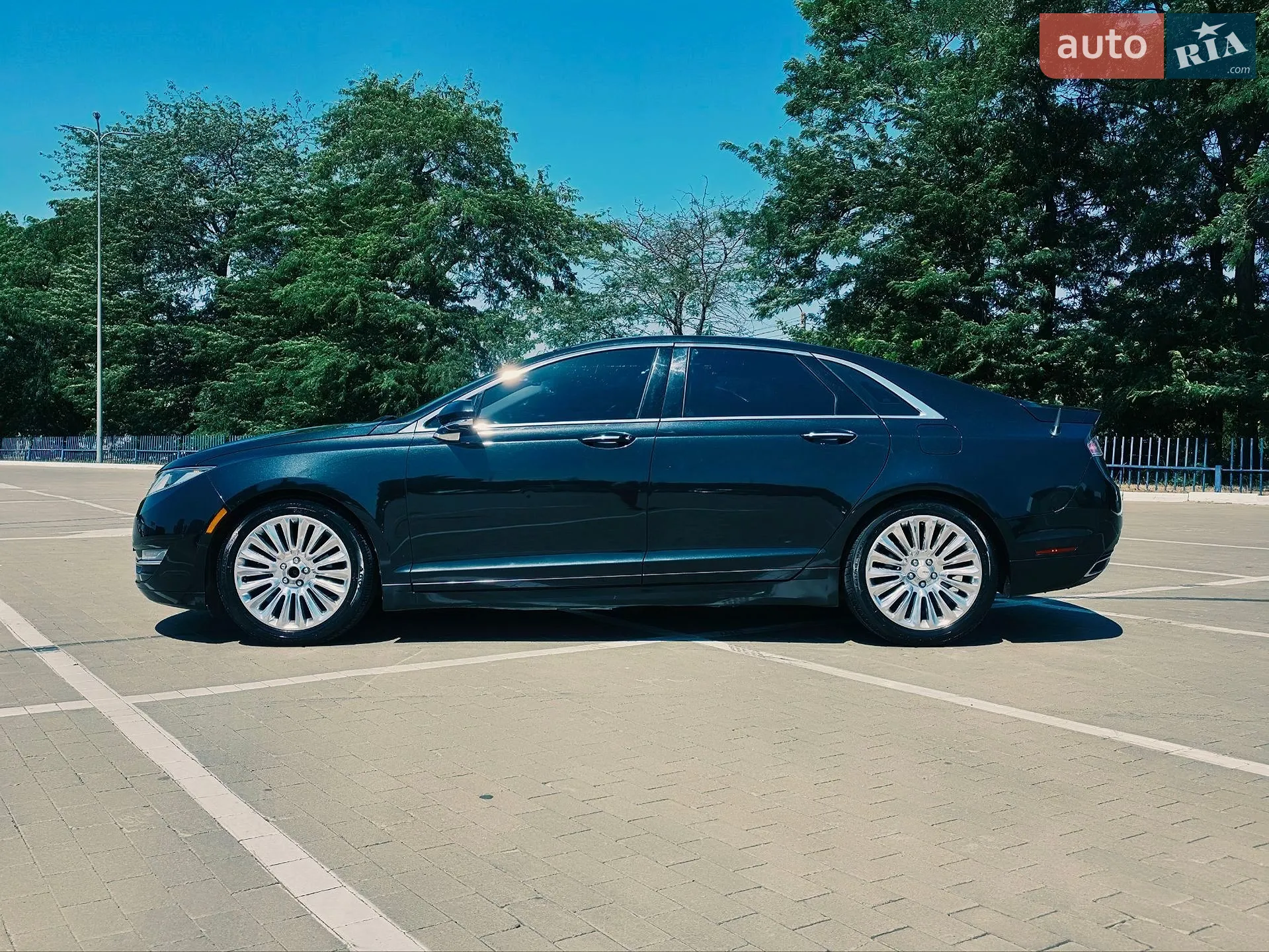 2013 Lincoln MKZ - мініатюра 3