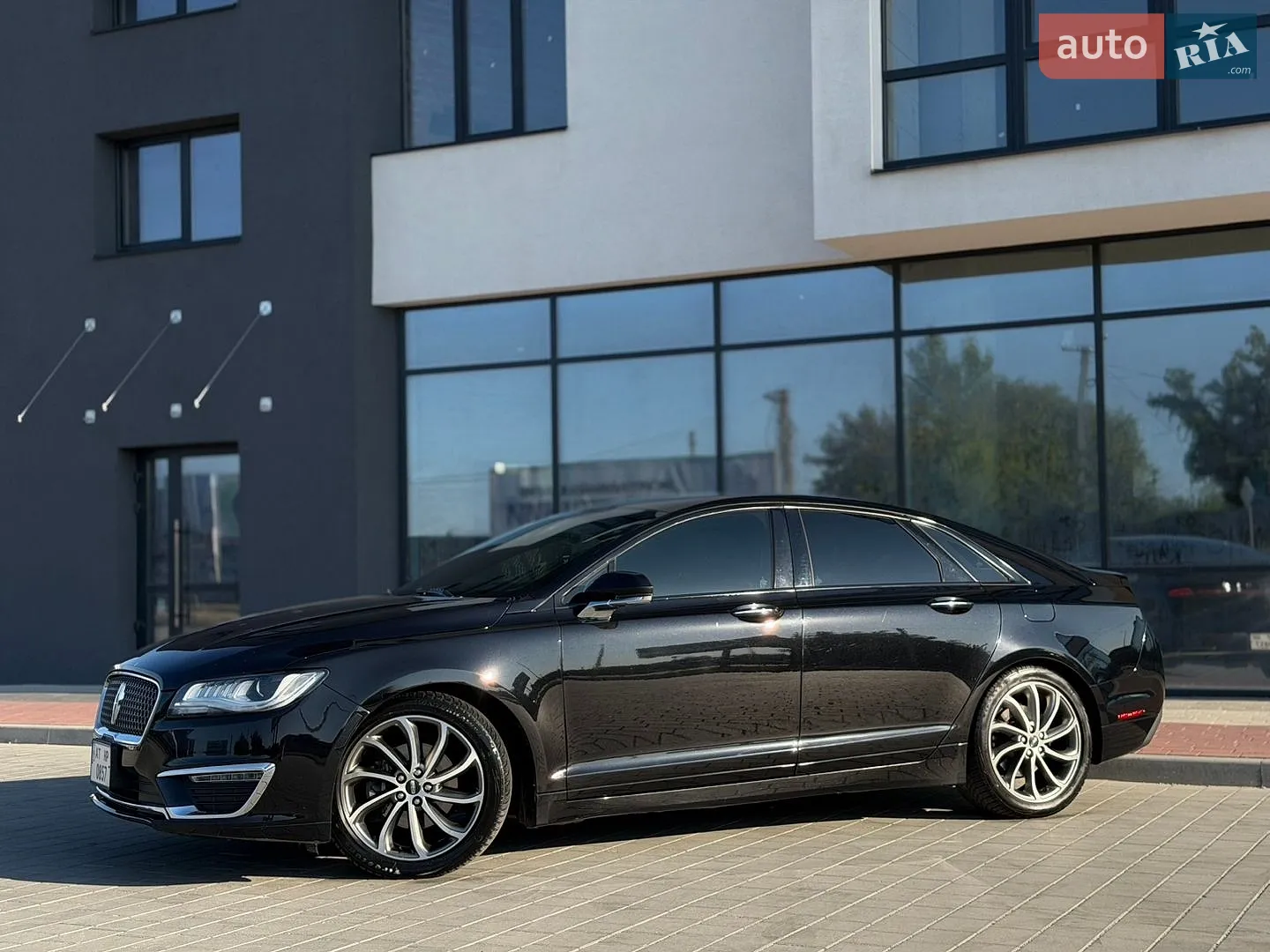 2019 Lincoln MKZ - мініатюра 2