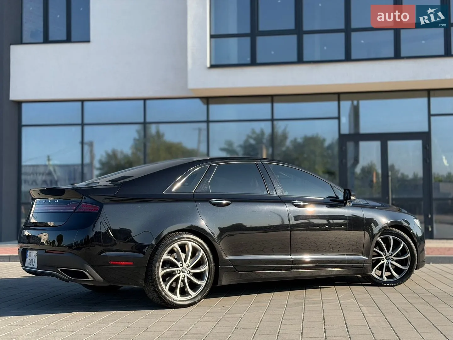 2019 Lincoln MKZ - мініатюра 11