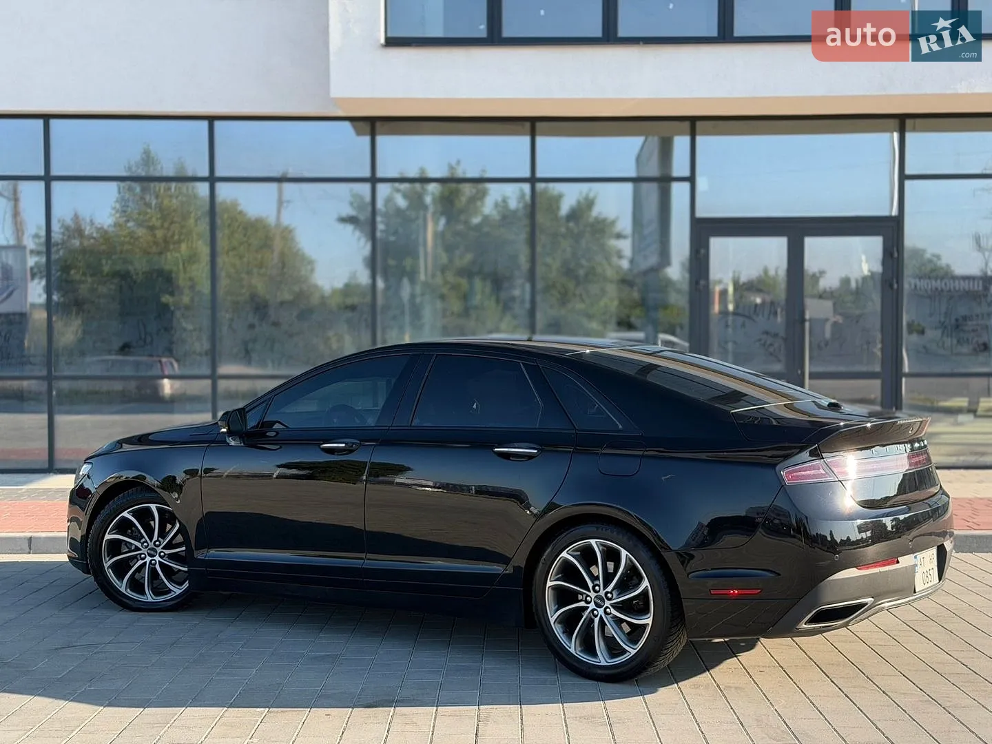 2019 Lincoln MKZ - мініатюра 13