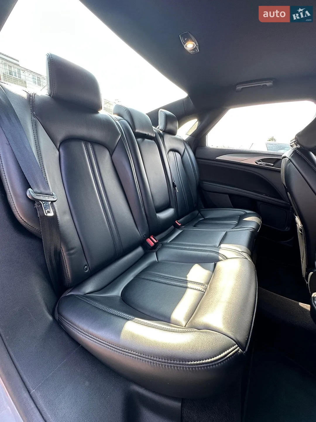 2020 Lincoln MKZ - мініатюра 20