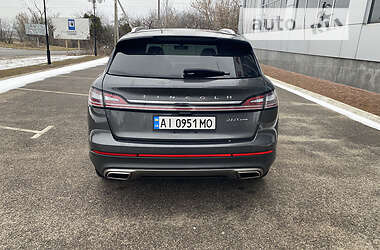 Позашляховик / Кросовер Lincoln Nautilus 2019 в 