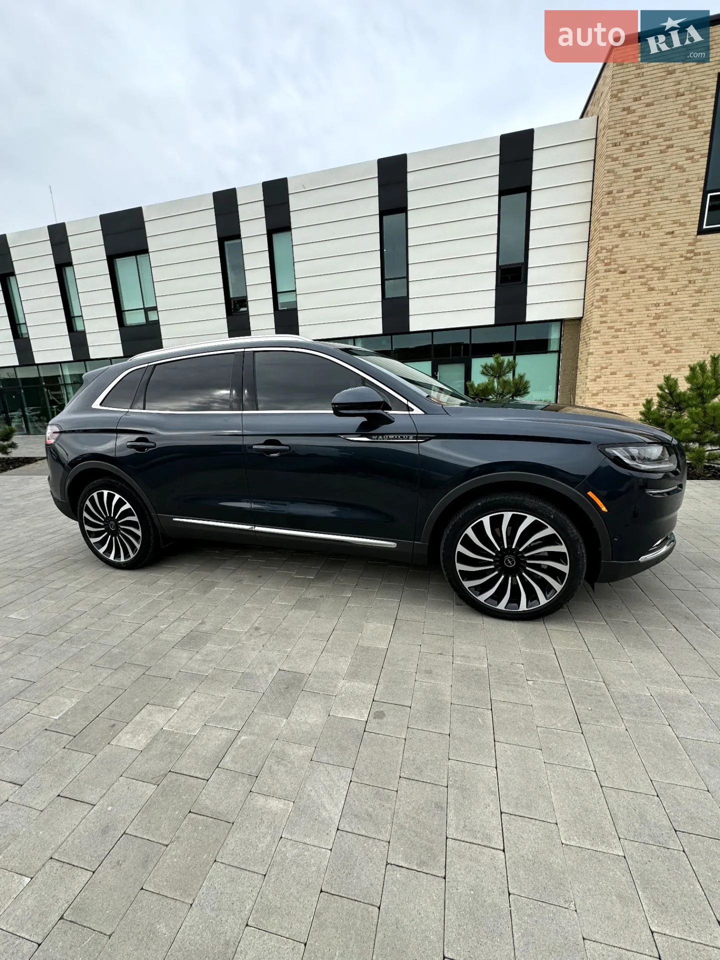 2022 Lincoln Nautilus - мініатюра 10