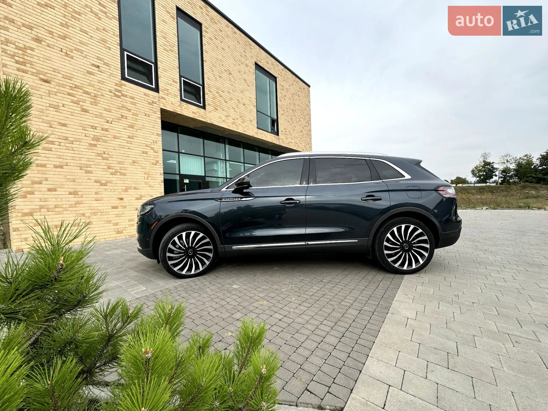 2022 Lincoln Nautilus - мініатюра 2
