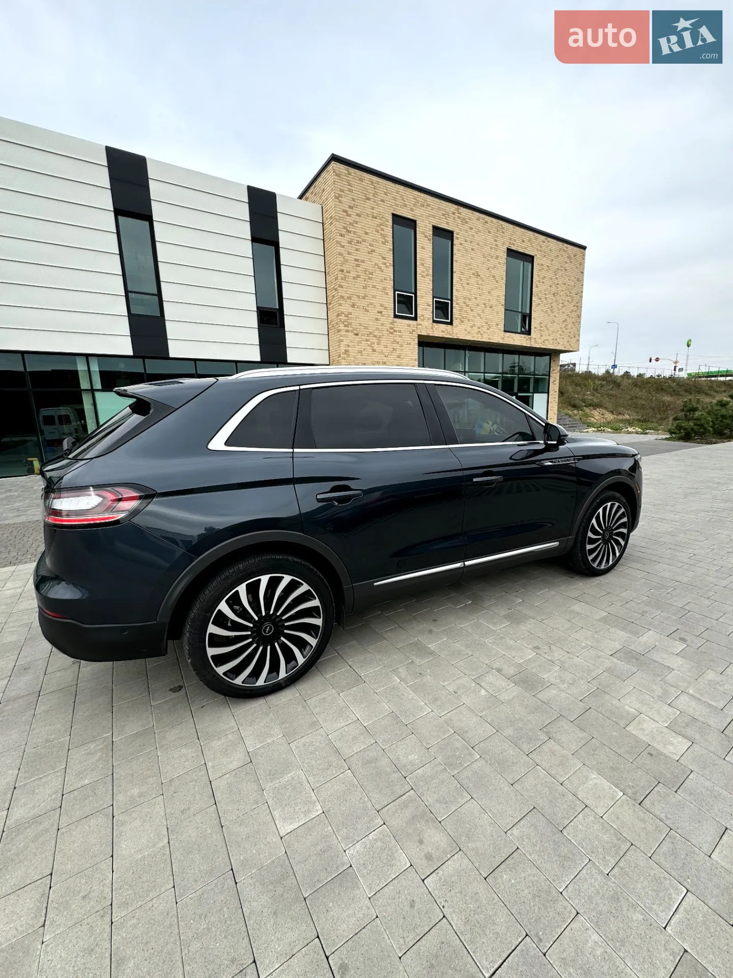 2022 Lincoln Nautilus - мініатюра 11
