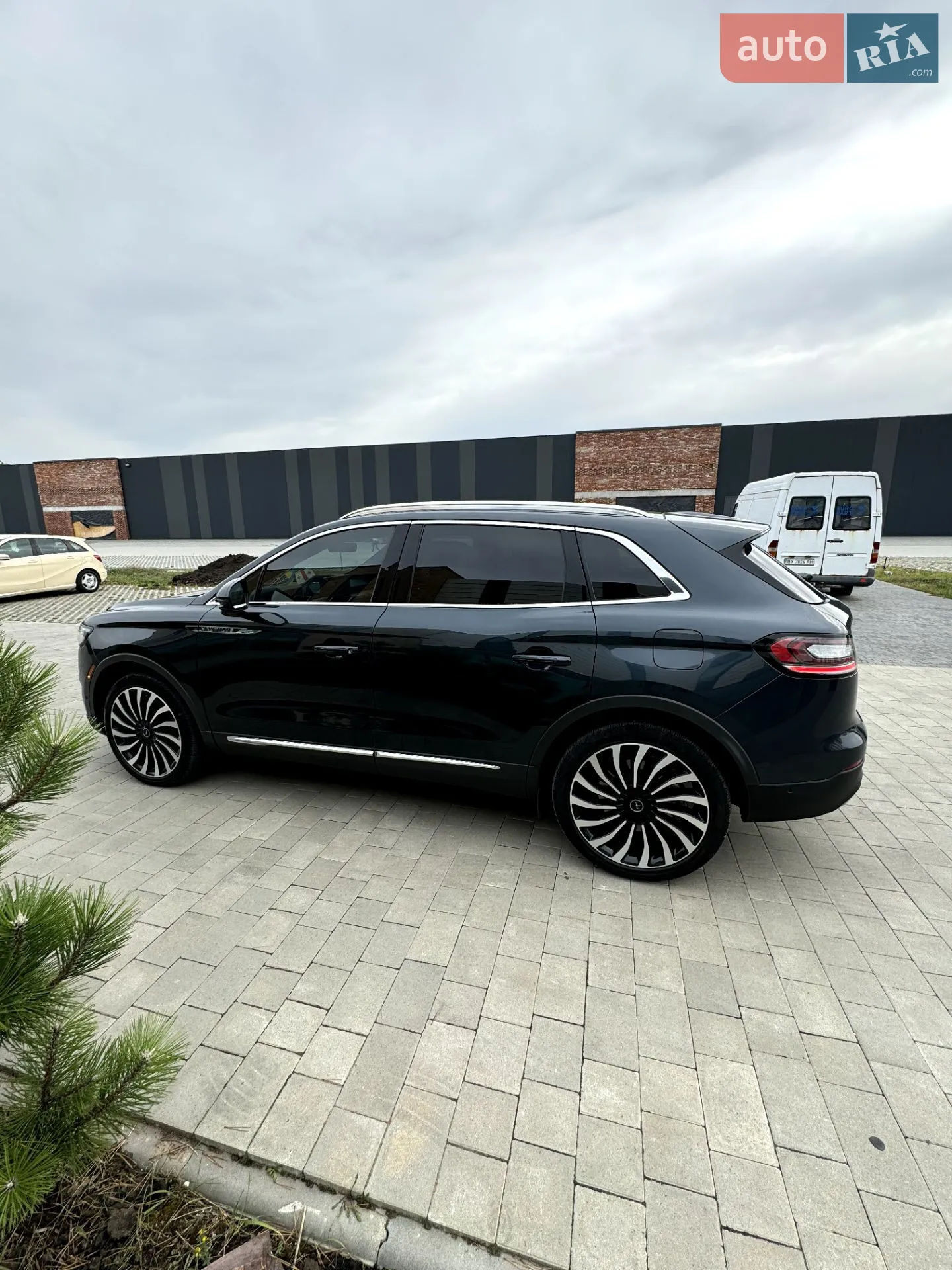 2022 Lincoln Nautilus - мініатюра 13