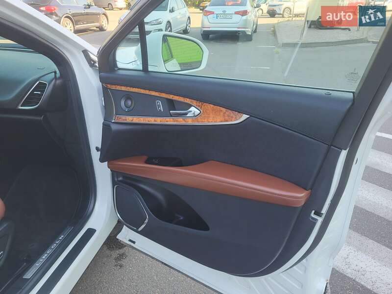 Внедорожник / Кроссовер Lincoln Nautilus 2019 в Киеве